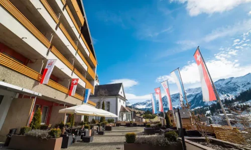 htmi-hotel-and-tourism-management-institute-switzerland-1